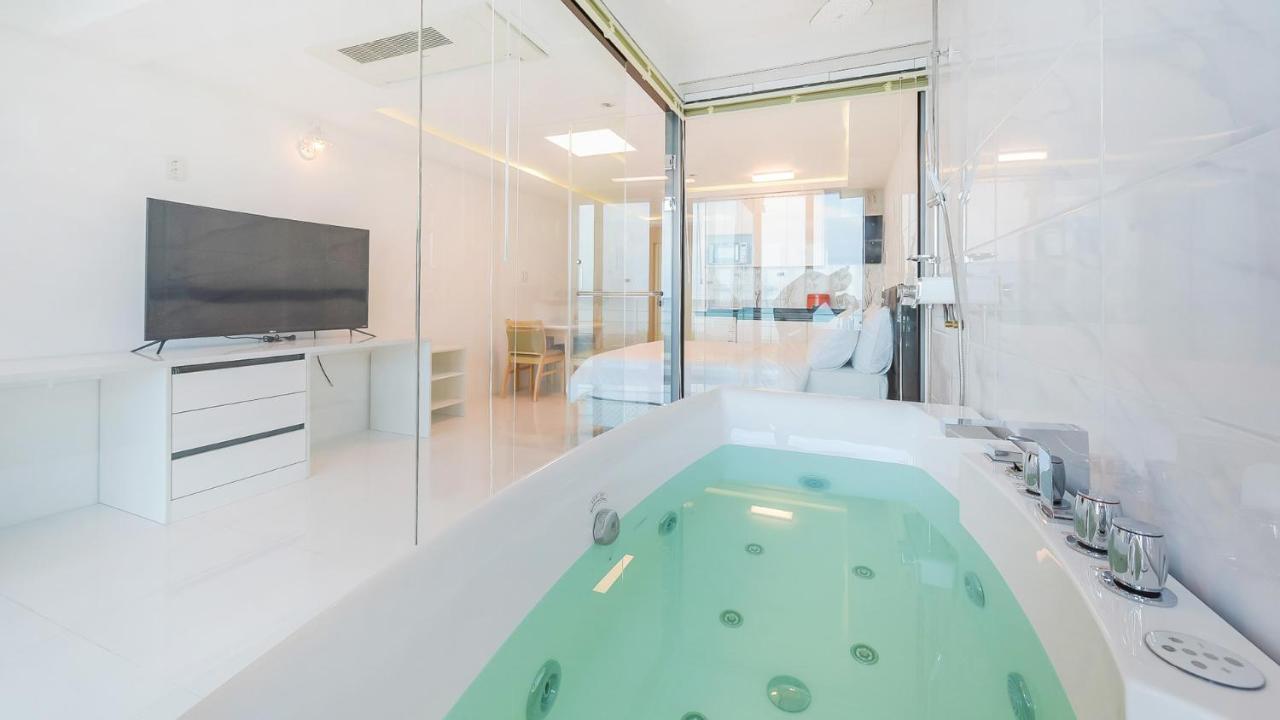 Castle Pool Resort Jeju Ngoại thất bức ảnh